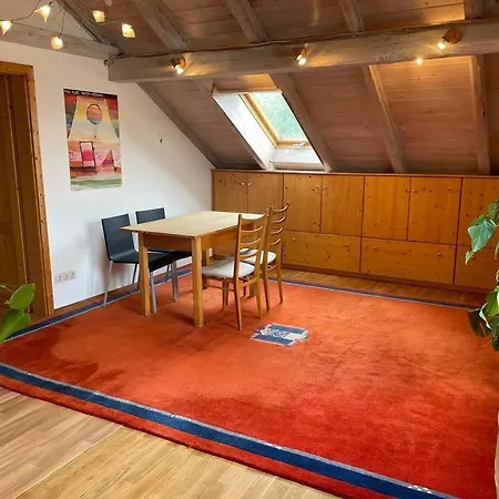 Sonnige 2-Zimmer Wohnung Unterm Dach Heroldsberg Exterior photo