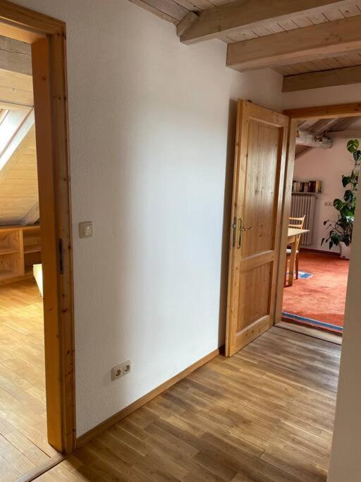 Sonnige 2-zimmer Unterm Dach Apartment *